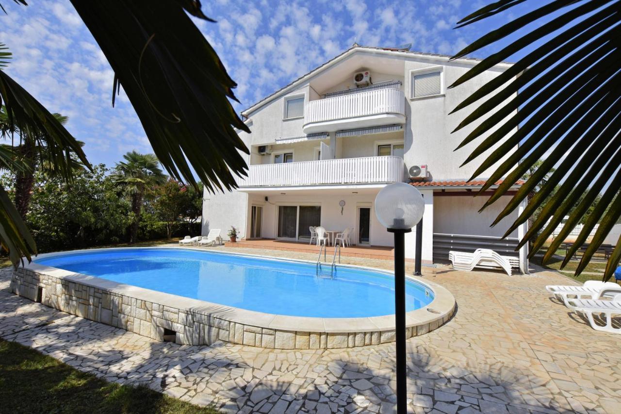 Marinela Apartment *