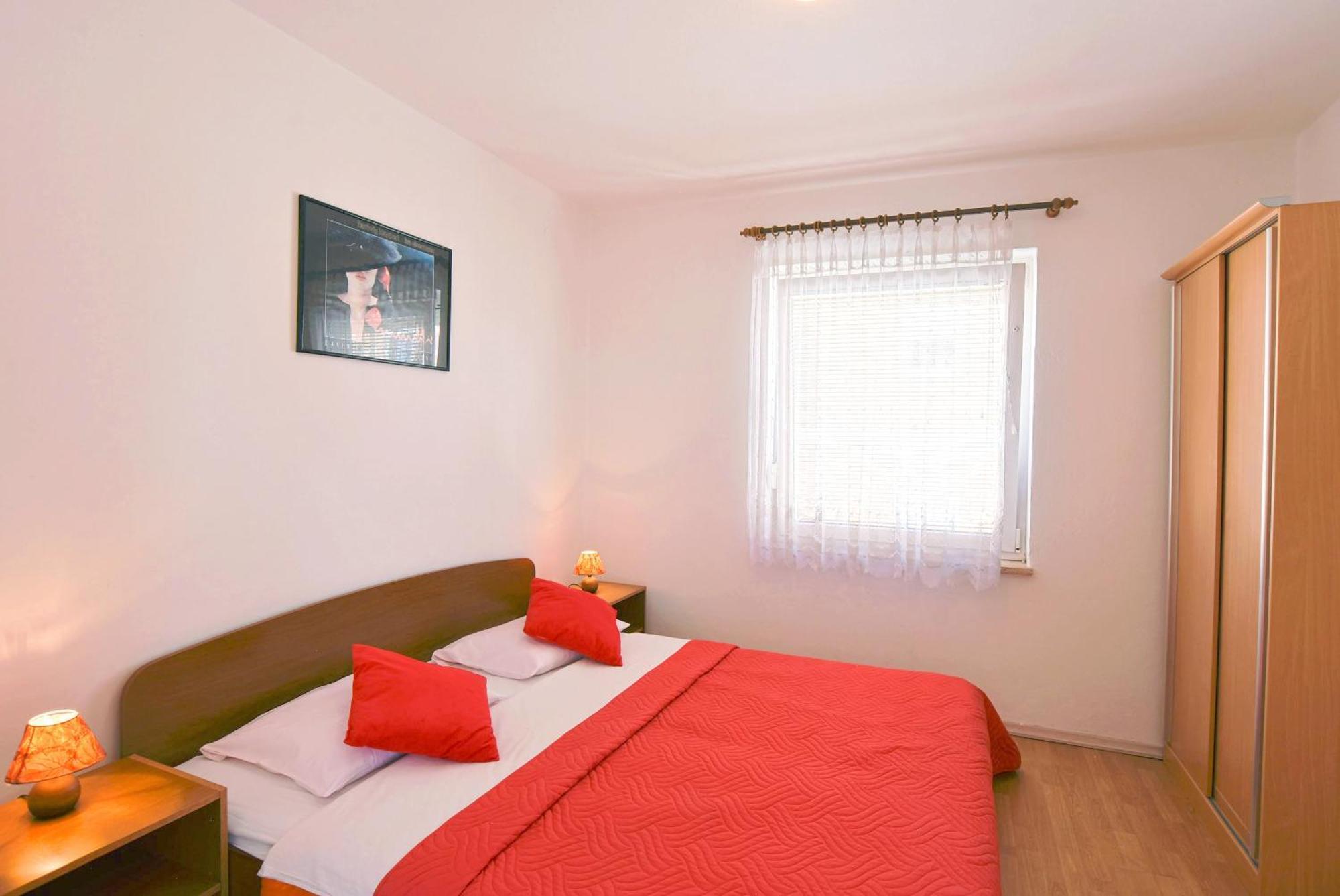 Apartment Marinela *